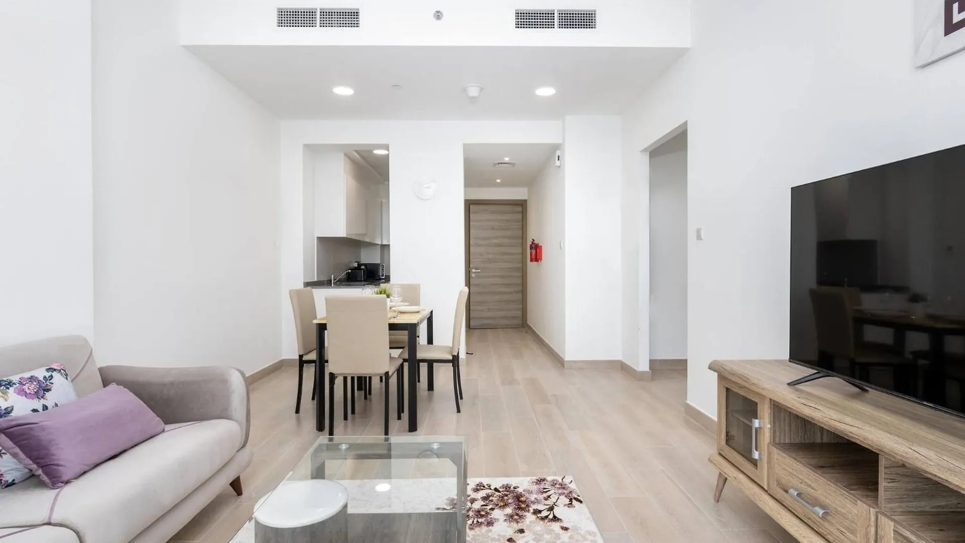 דובאי Lovely 1 Bedroom Apartment In Jumeirah Village Circle 0*,  איחוד האמירויות הערביות