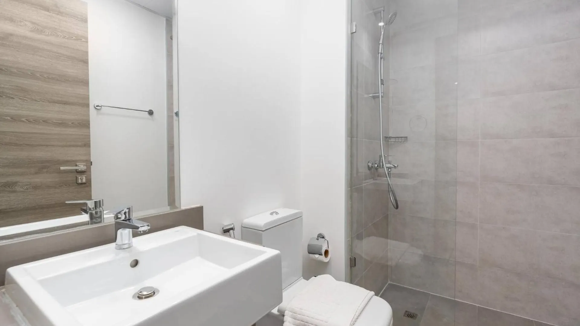 Lovely 1 Bedroom Apartment In Jumeirah Village Circle Dubai